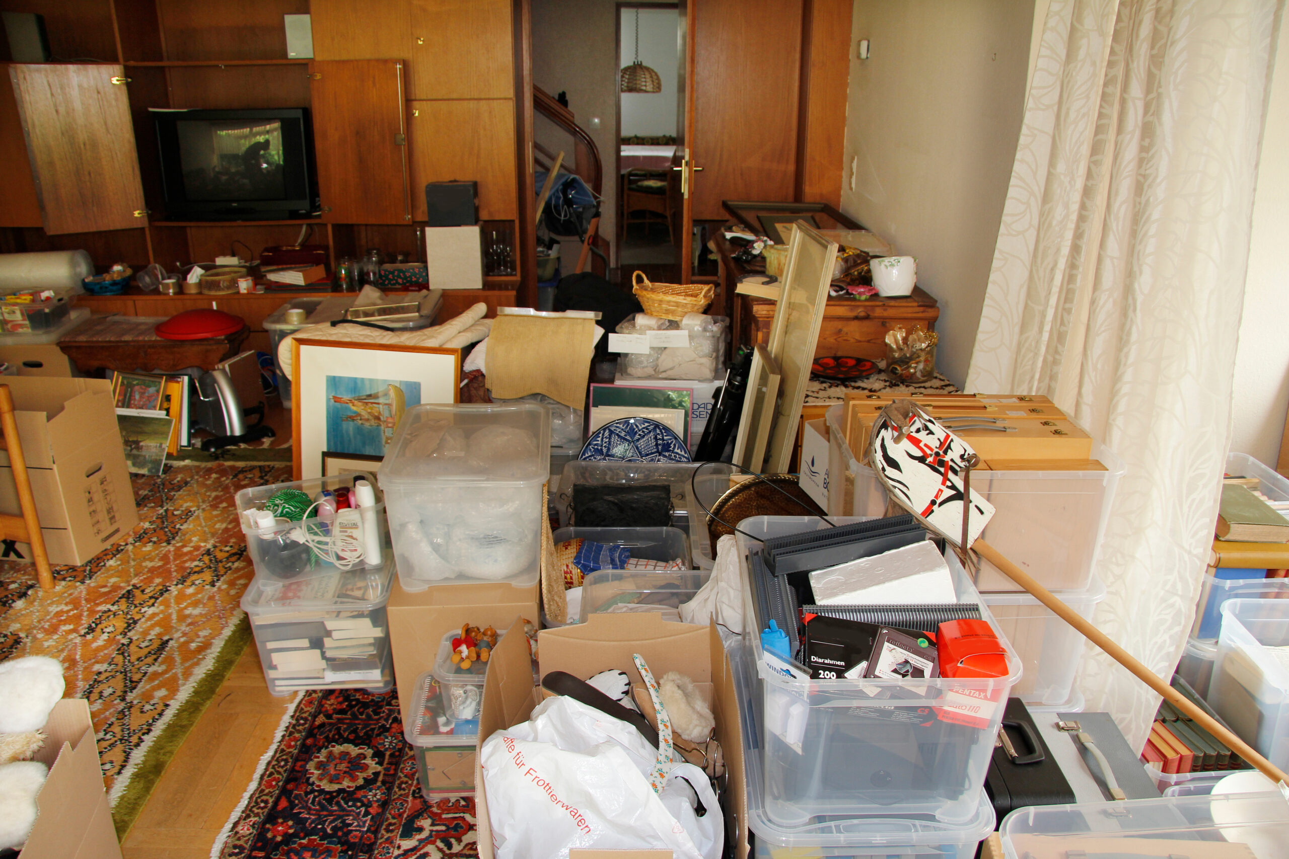 遺品整理と特殊清掃が必要な例・判断基準